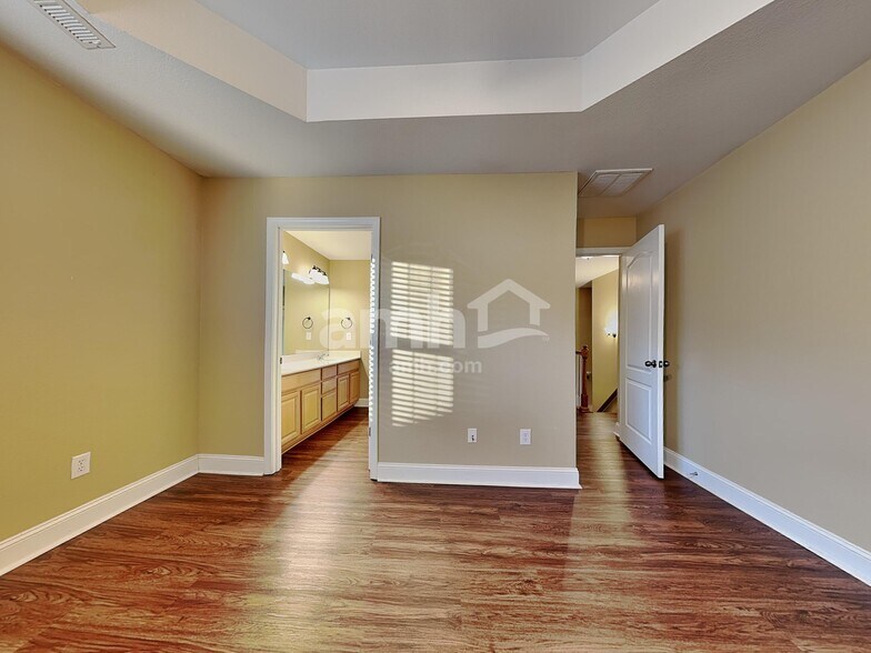 Building Photo - 6317 Stillglen Ln