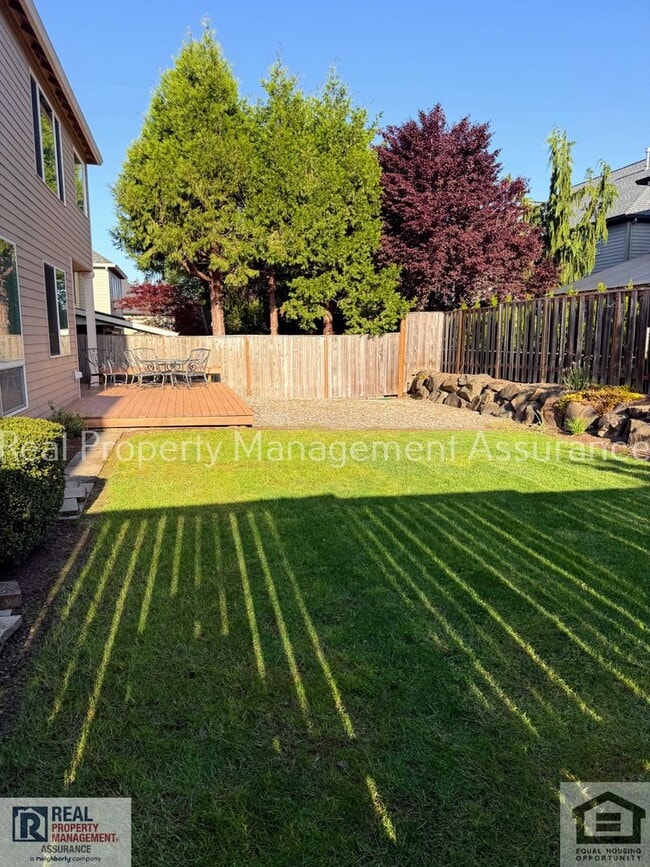 Building Photo - 13611 NW Stonebridge Dr