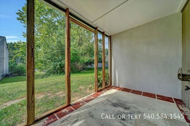 Building Photo - 7311 Maple Ct SW