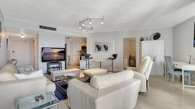 Building Photo - 3800 Galt Ocean Dr