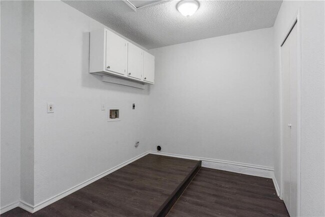 Building Photo - 4608 Bundyhill Dr