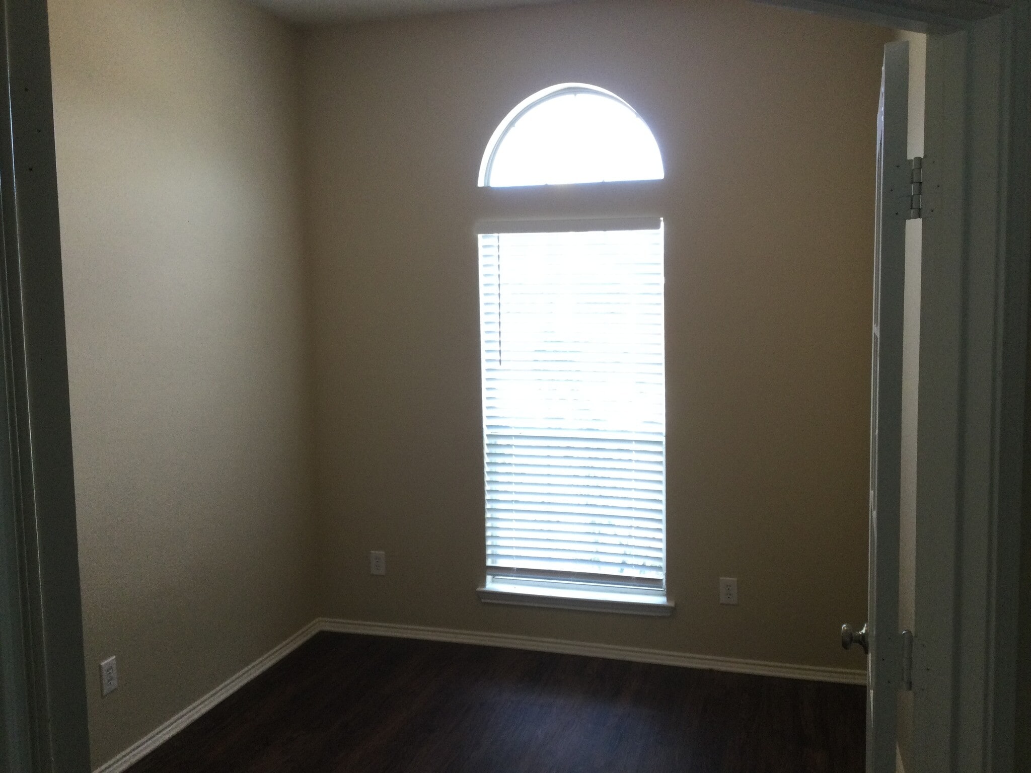 Building Photo - 223 Dartmouth Dr