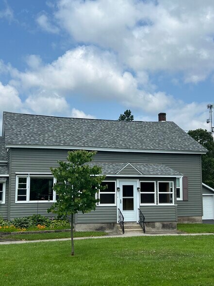 Building Photo - 5957 Greenway Lowell Rd