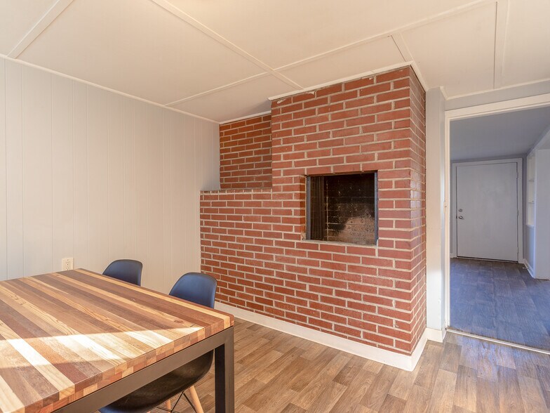 Building Photo - 540 SE 151st Ave