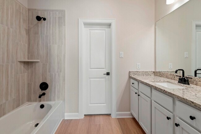 Building Photo - 1035 Rosewood Trl