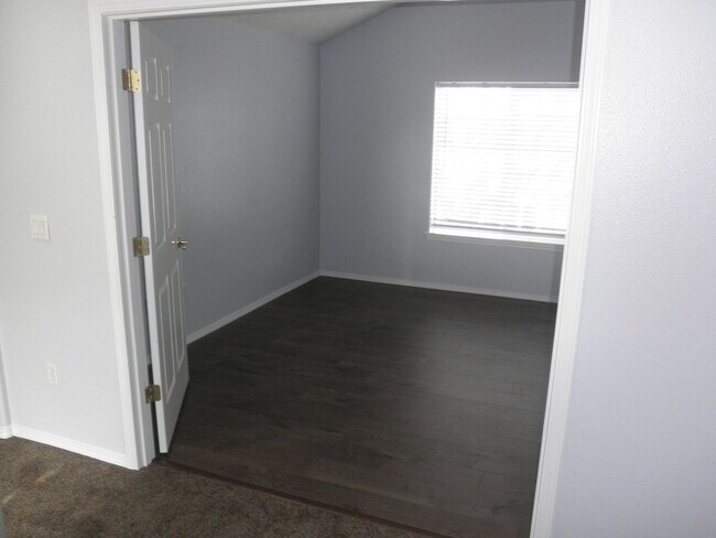 Building Photo - Updated