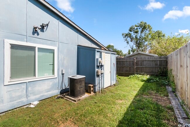 Building Photo - 17415 Ranch Country Rd