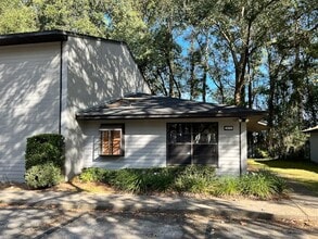 Building Photo - 4320 SW 20th Ln