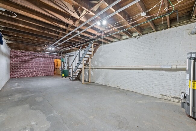 Building Photo - Spacious and charming 3-bedroom, 1.5-bath home available for rent in Bethlehem PA