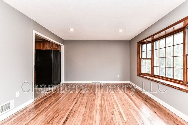 Building Photo - 6607 Berkshire Dr