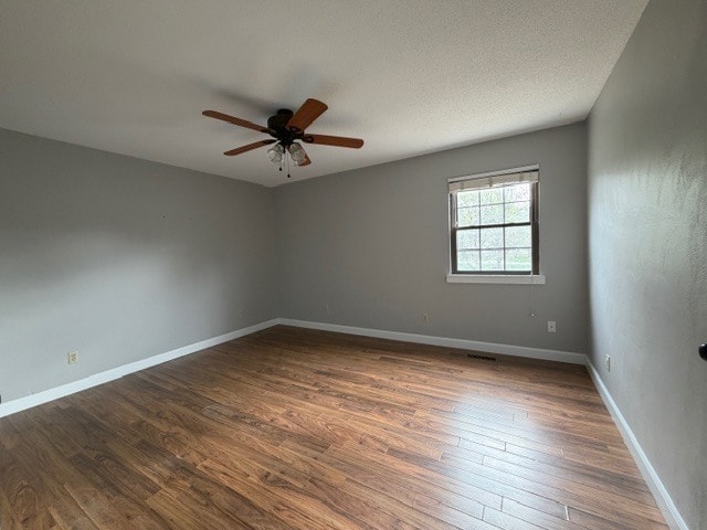 Building Photo - 500 Wren Dr