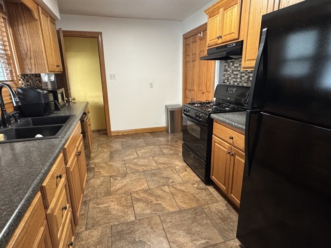 Building Photo - 1605 Prospect Ave