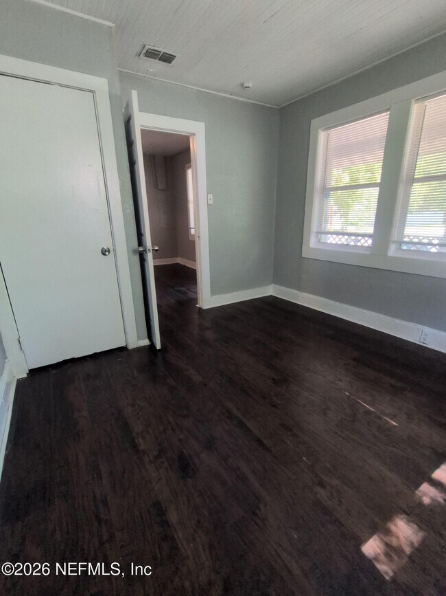 Building Photo - 2092 Benedict Rd