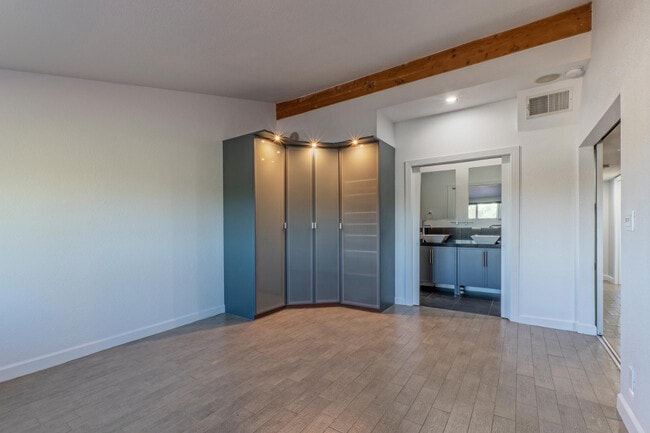 Building Photo - 7931 E San Miguel Ave