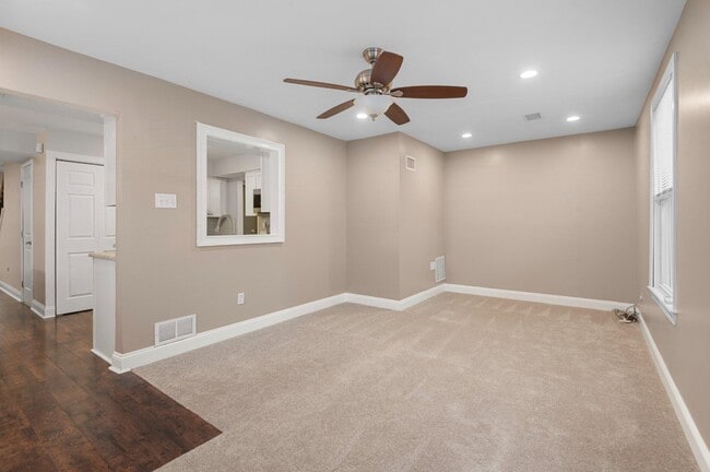 Building Photo - 6420 Thomas Paine Ct