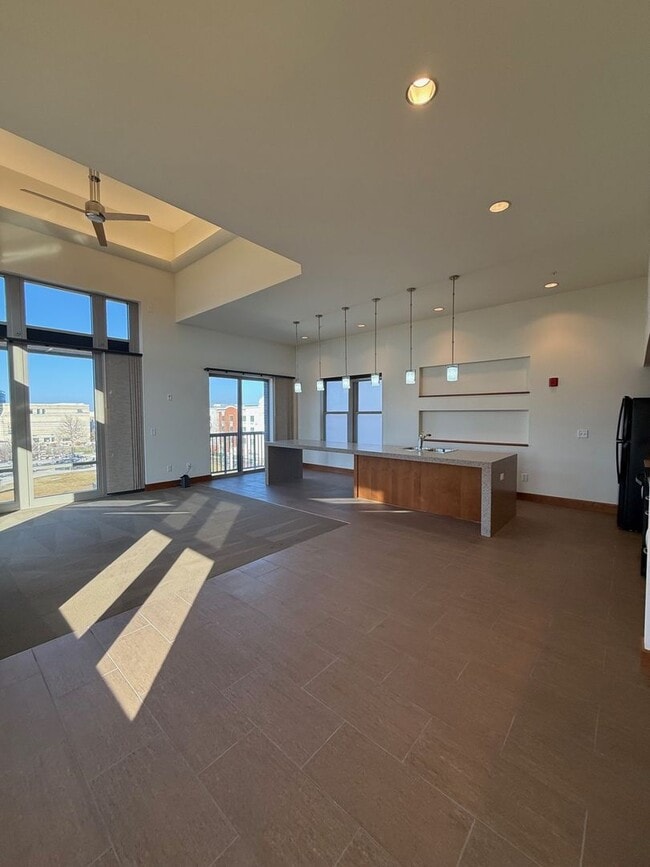 Building Photo - Blue Earth One Bedroom For Lease