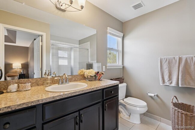 Building Photo - 26422 Elk Run E