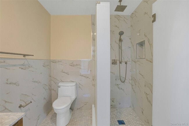 Building Photo - 19 Main St