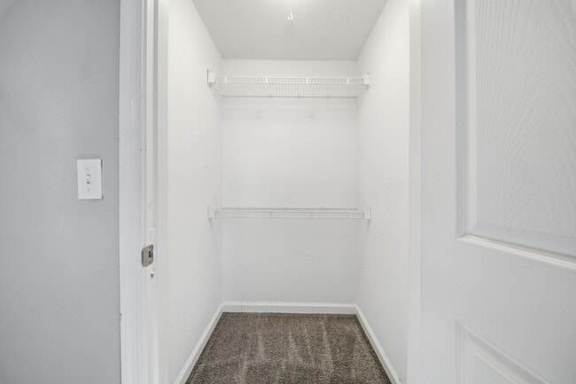 Building Photo - 613 Normandy St