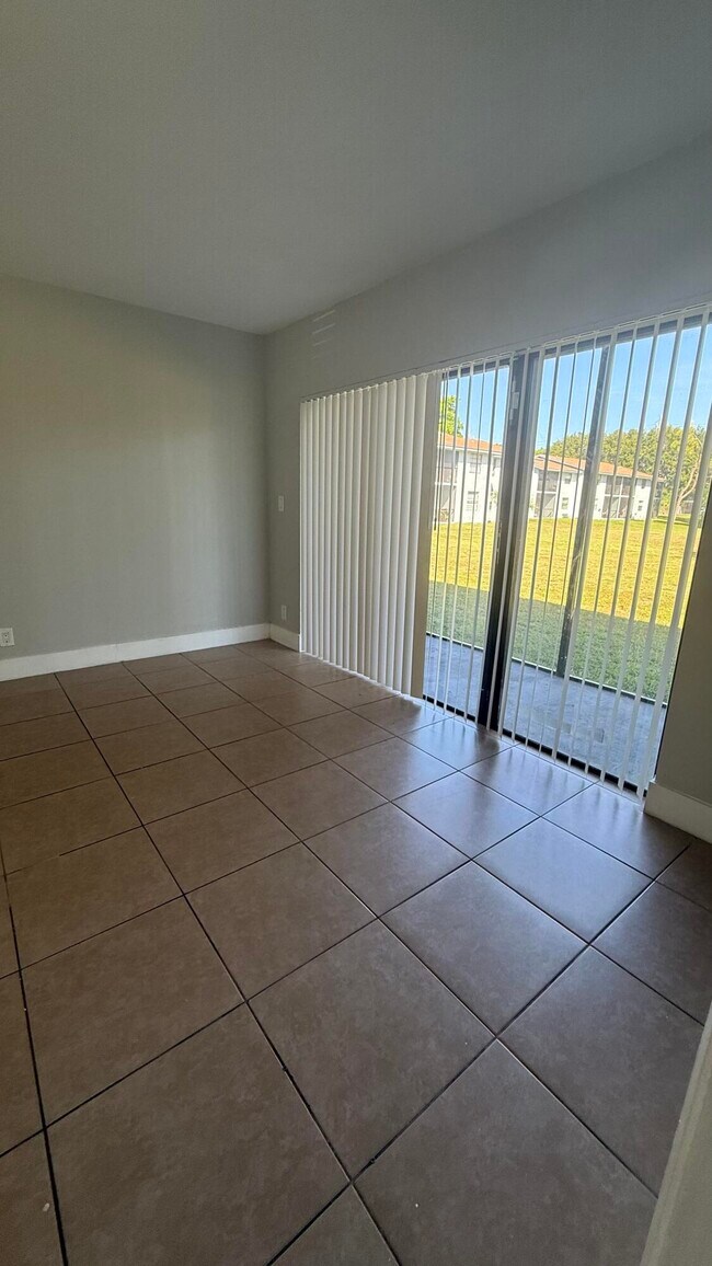 Building Photo - 4837 Arjaro Dr