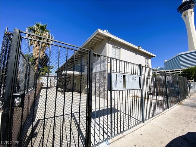 Building Photo - 230 W Boston Ave