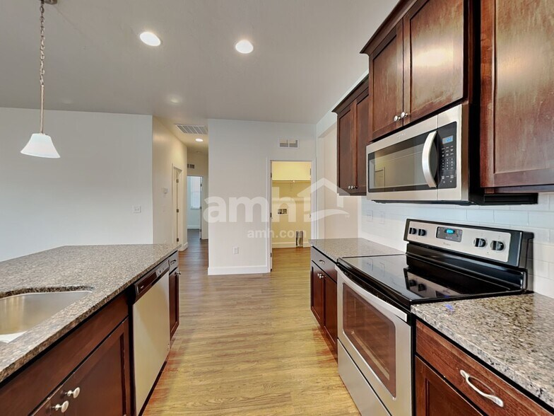 Building Photo - 231 E Sicily Dr