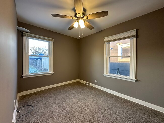 Building Photo - 15020 Ridgeway Ave