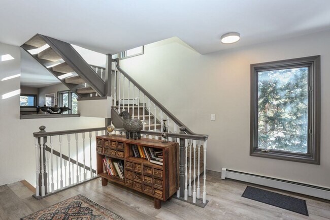 Building Photo - Beautiful 4 bed, 4 bath with garage in Fri...
