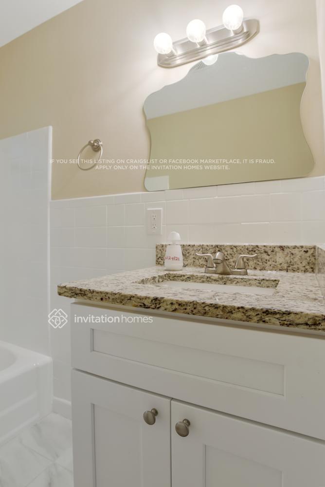 Building Photo - 6202 Balboa Dr