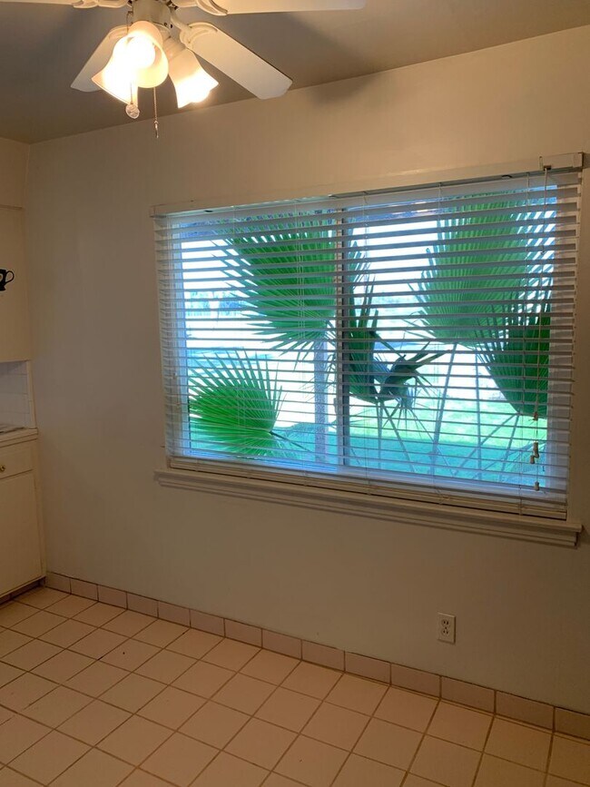 Building Photo - Contemporary Home with a pool near Bullard High School Fresno, CA