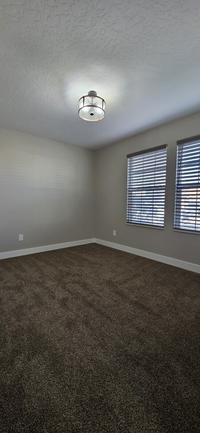 Building Photo - 157 E Murtaugh Lake Dr