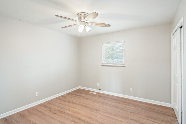 Building Photo - 411 Cherokee Heights Dr
