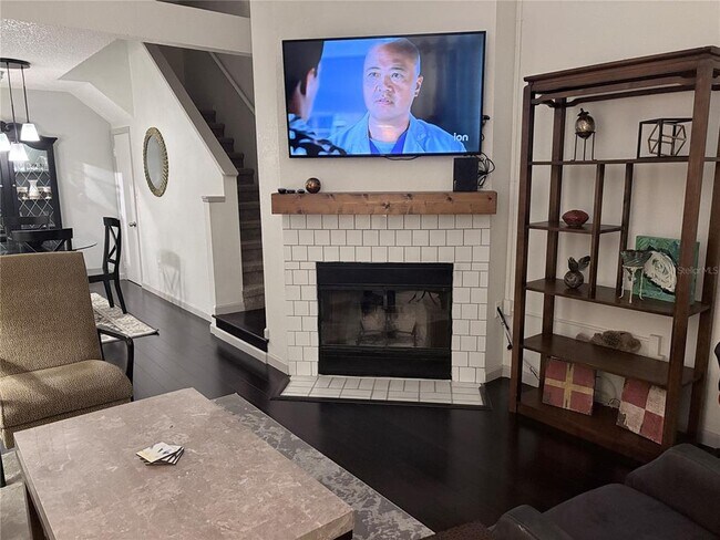 Building Photo - 10263 Gandy Blvd N