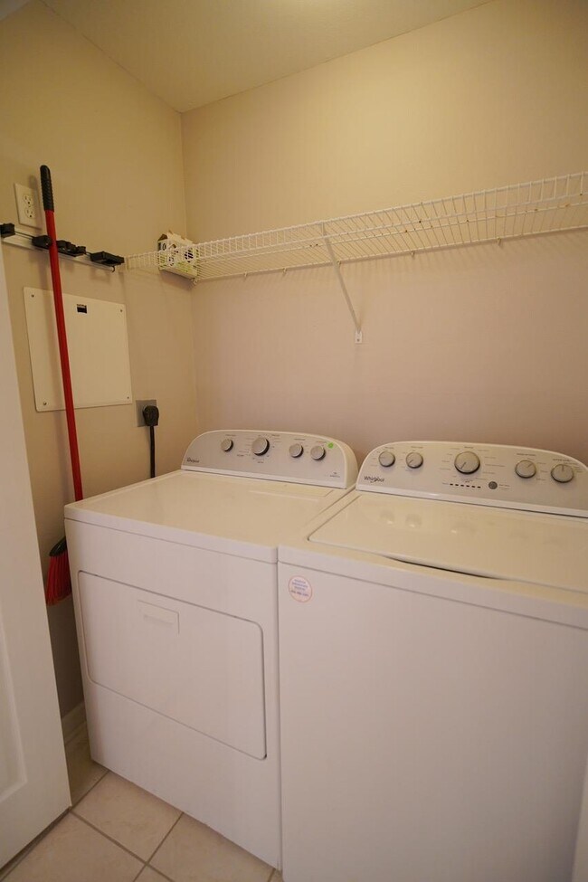 Building Photo - 2740 W Tharpe St