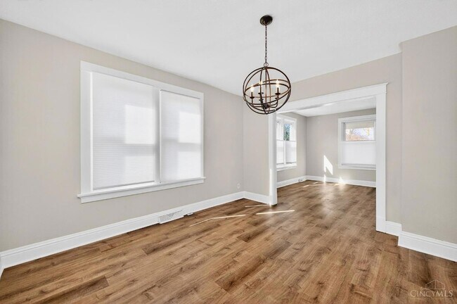 Building Photo - 1007 W Loveland Ave