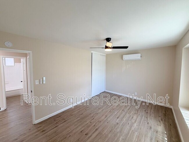 Building Photo - 355 S Aspan Ave