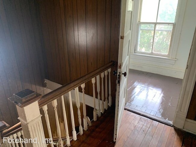 Building Photo - 1711 Floyd St