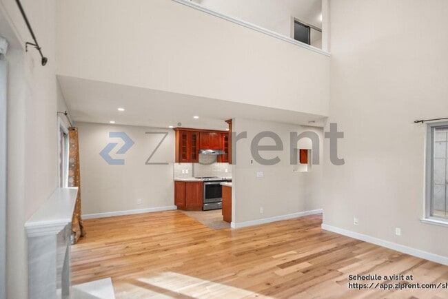 Building Photo - 2666 Kentworth Way