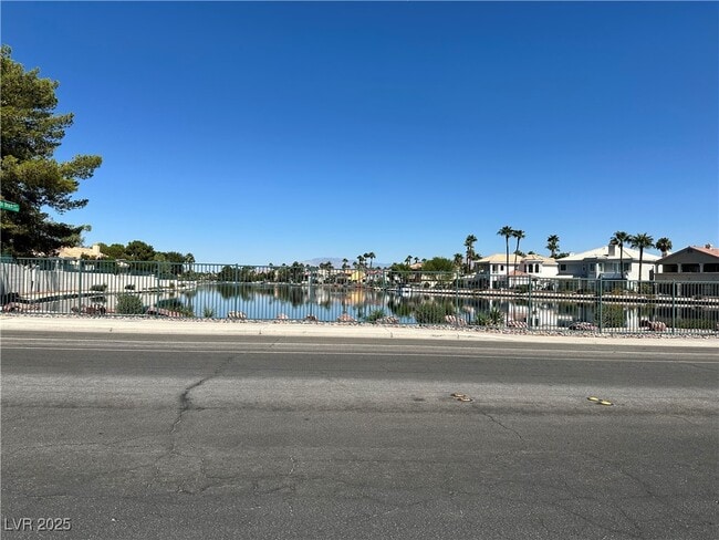 Building Photo - 8305 Bermuda Beach Dr