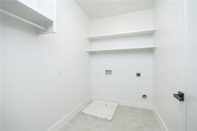 Building Photo - 3604 Pineview Cir NW