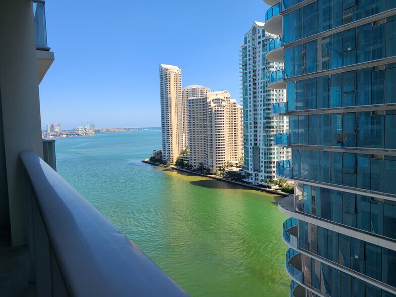 Building Photo - 300 S Biscayne Blvd