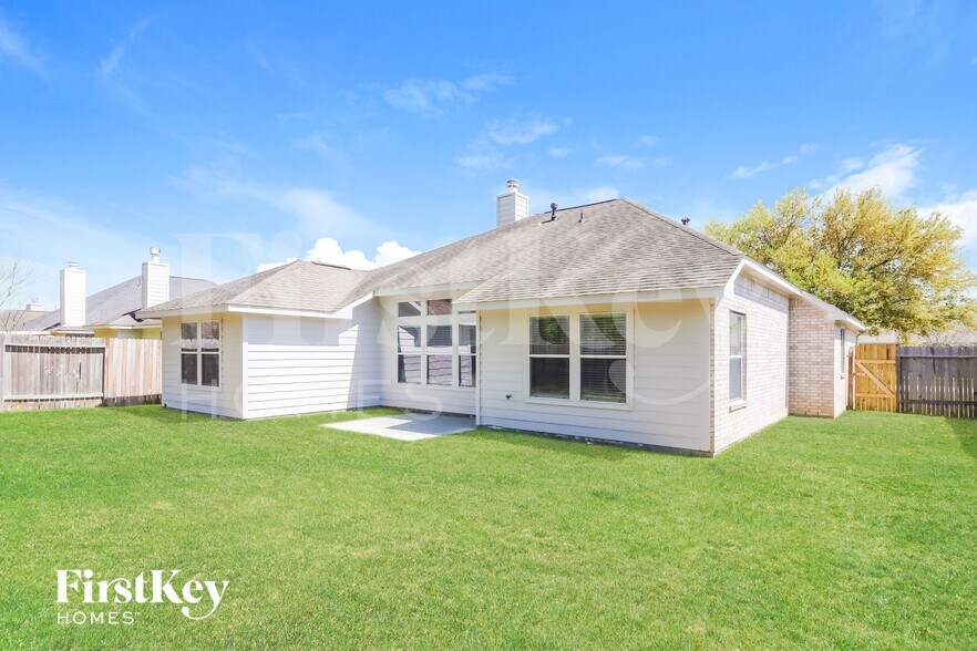 Building Photo - 4515 Bridgevillage Dr