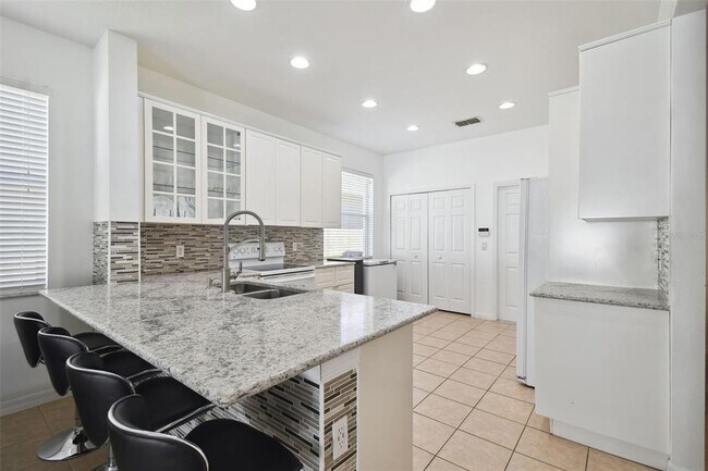 Building Photo - 258 Henley Cir
