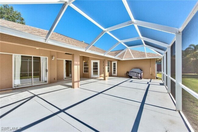 Building Photo - 488 Raven Way