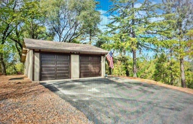 Building Photo - AUBURN LAKE TRAILS