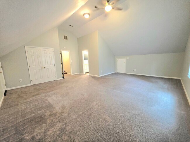 Building Photo - 415 Rosewood Ln