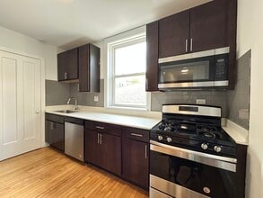 Building Photo - 3018 N Karlov Ave