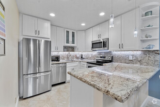 Building Photo - 250 S Ocean Blvd