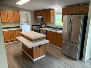 Building Photo - Country Living