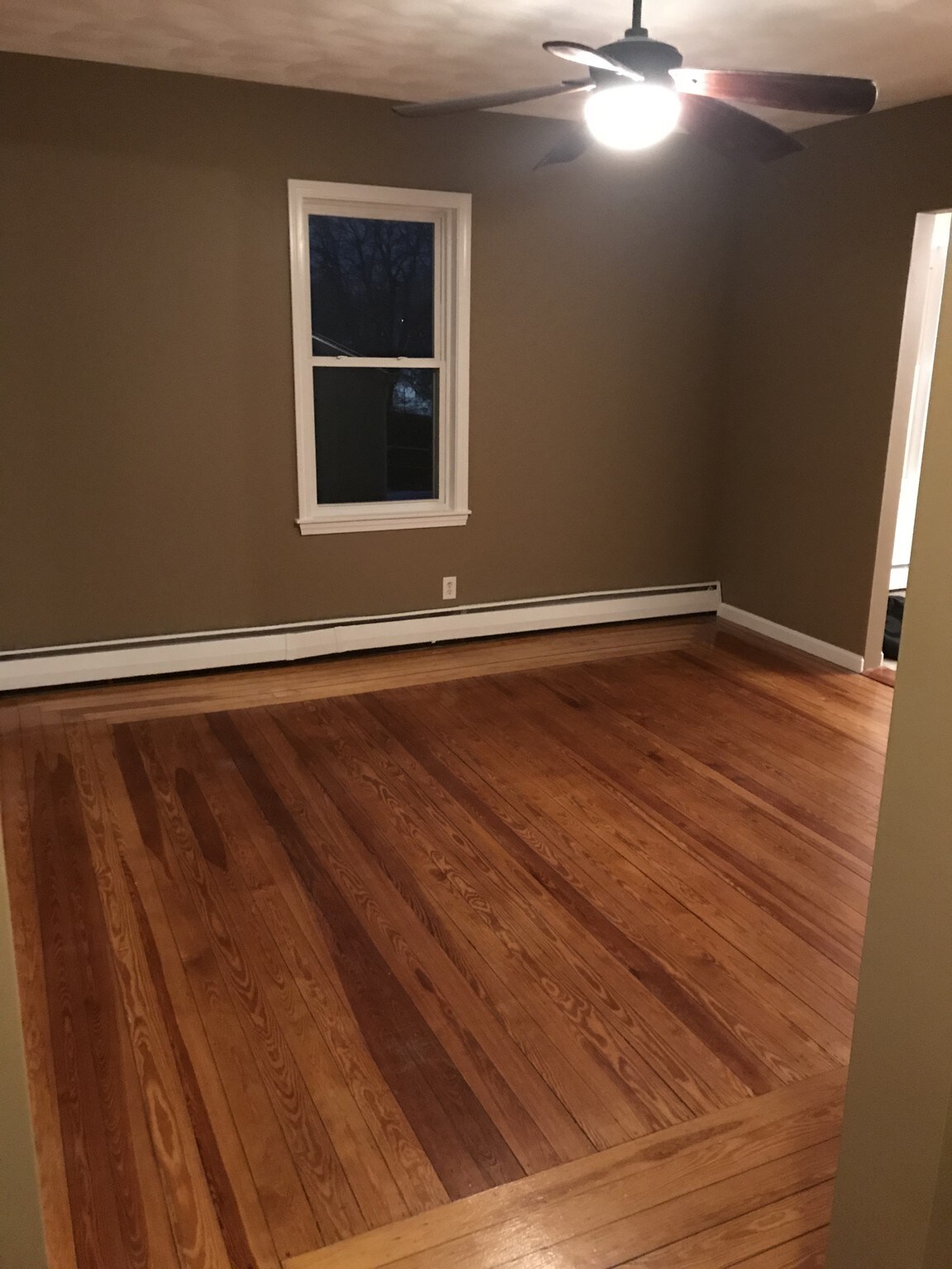 Living room - 8 Lawrence St